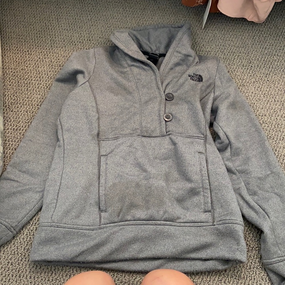 North face grey 1/2 button up sweater